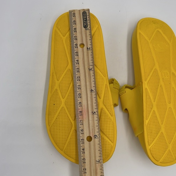 Yellow Toddler Water Sandals – Size 7/8 – Flexible & Secure - Picture 4 of 7